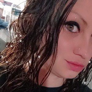 Meet your Posher, Carrie